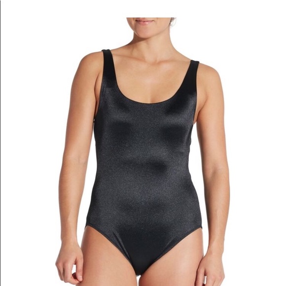 one-piece Swim/Activewear - Picture 2 of 6